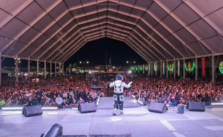 Noche de risas con Chuponcito en la Feria de San Pedro Cholula