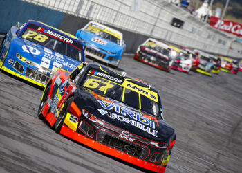 Consigue Andrik Dimayuga pase a la final de NASCAR Challenge Series