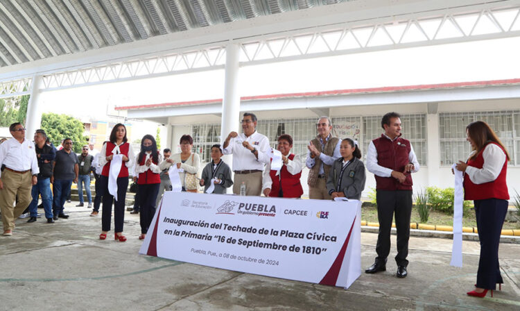 El gobernador Sergio Salomón entregó el techado de la plaza cívica en la primaria “16 de Septiembre de 1810”