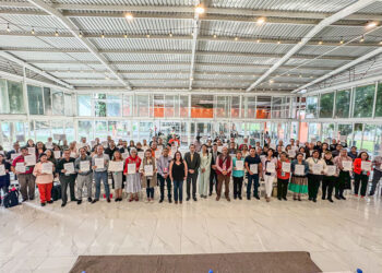 Con entrega de nombramientos a docentes, COBAEP garantiza estabilidad laboral