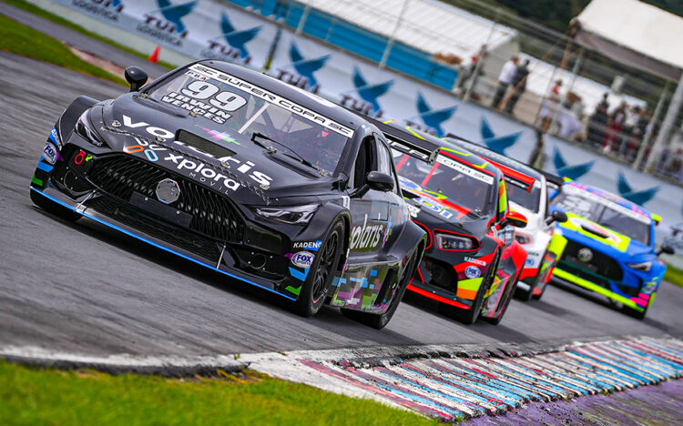 Irwin Vences y Volaris van por lo más alto del podio al Autódromo Hermanos Rodríguez