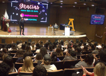 Tecnología, Creatividad y Excelencia Académica se Fusionan en la Jornada del Entretenimiento 2024