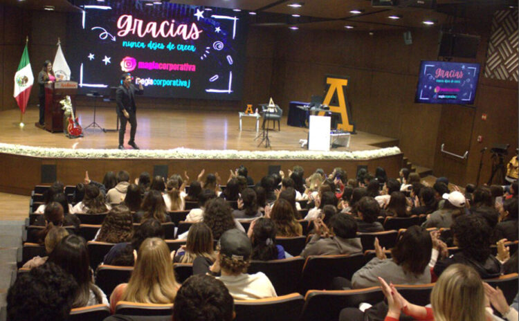 Tecnología, Creatividad y Excelencia Académica se Fusionan en la Jornada del Entretenimiento 2024