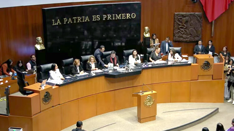 Senado aprueba cambios en la Constitución para evitar futuros amparos a cambios a la misma
