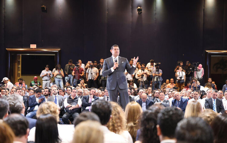 Honrar la confianza de las y los poblanos, un compromiso de gobierno: Armenta