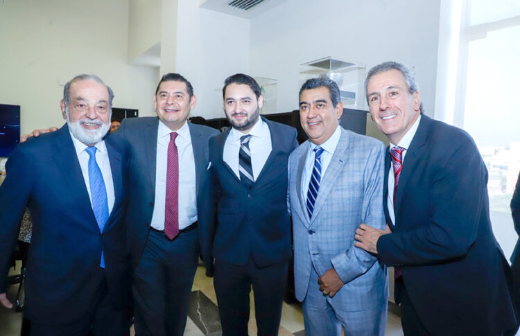 El Gobernador Sergio Salomón sostuvo una reunión con el empresario Carlos Slim Helú