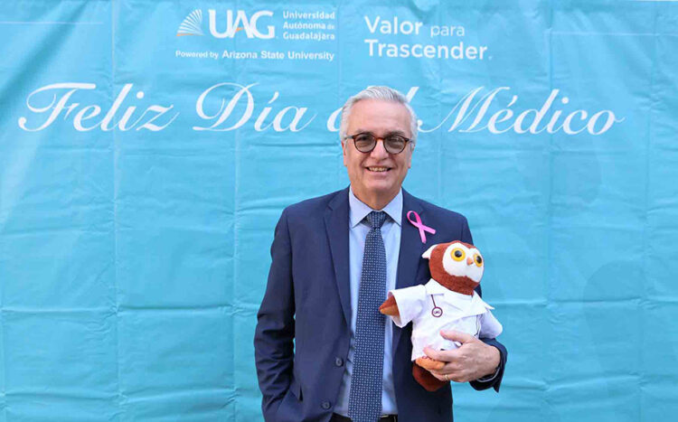 Un buen médico aborda la salud de manera integral: Alfonso Petersen