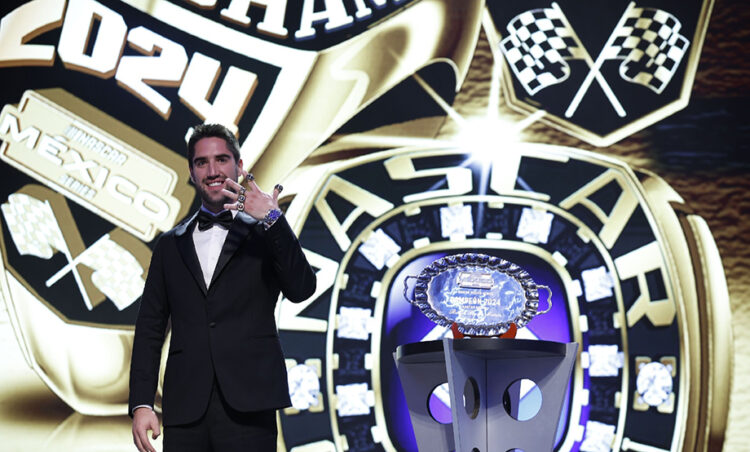 Nascar premió a Rubén García Jr. de Canels Racing, Campeón de Nascar México Series 2024