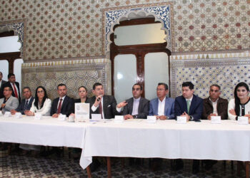 Delfina Pozos Vergara, celebra la presentación de una iniciativa por parte del gobernador electo Alejandro Armenta Mier