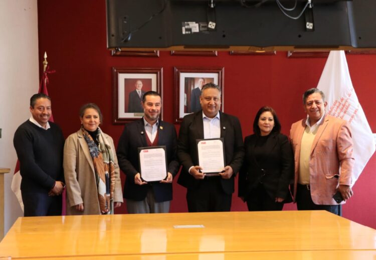 IBERO Puebla y SNTE 51 firman convenio para el fortalecimiento de sus comunidades
