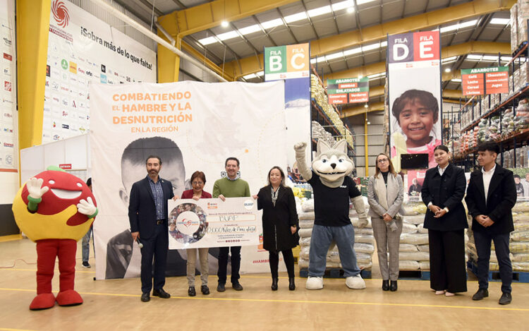 Entrega BUAP 12 mil kilos de arroz y frijol al Banco de Alimentos Cáritas Puebla