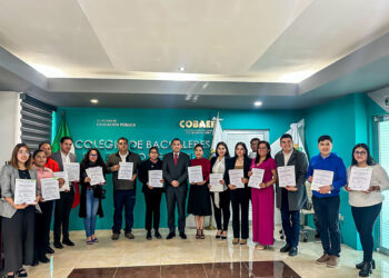 Entrega COBAEP nombramientos definitivos a docentes de media superior