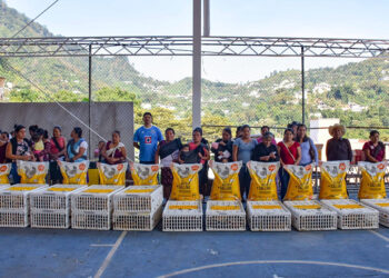 Benefician a familias huitziltecas con el programa avícola