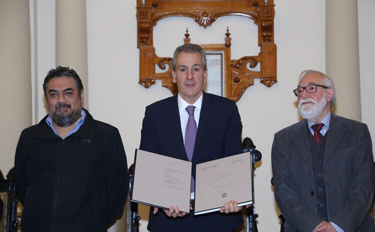 Gobierno de la Ciudad de Puebla recibe Facsímil del Expediente de Inscripción en la Lista de Patrimonio Mundial