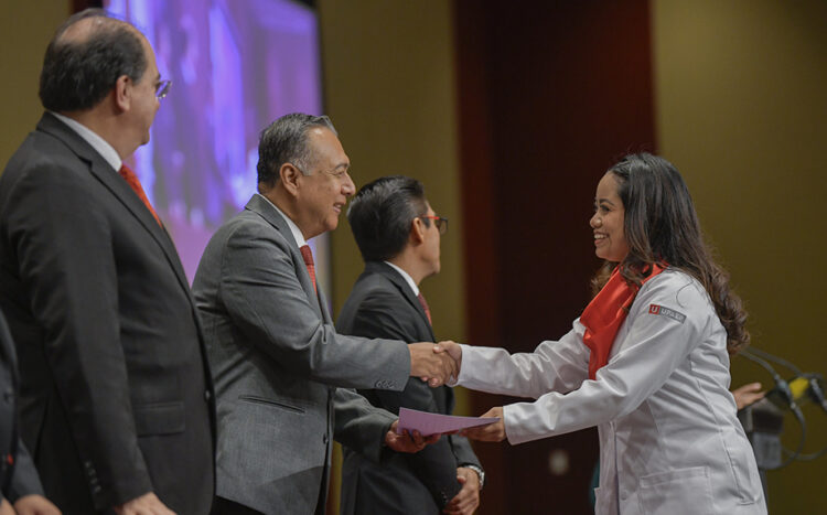 Juramento de los nuevos profesionales de la salud UPAEP