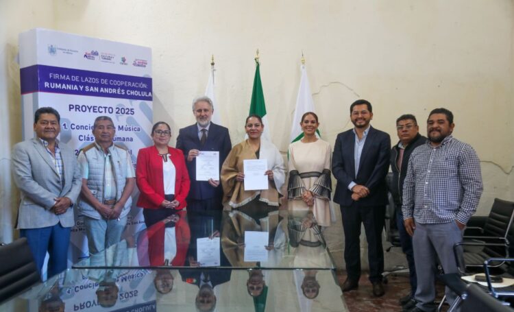 Impulsa Lupita Cuautle el intercambio cultural entre San Andrés Cholula y Rumania