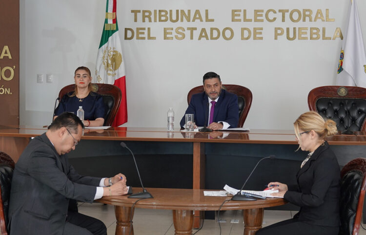 Rinde protesta Presidente del TEEP y se celebra sesión pública ordinaria
