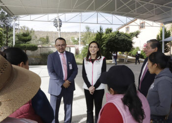 Entrega Marielise Budib reequipamiento de un desayunador escolar en San José del Rincón