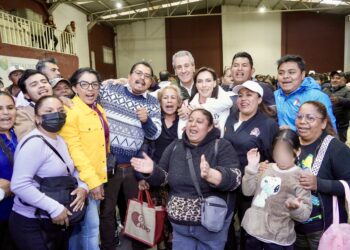 Celebran Pepe Chedraui y MariElise Budib posadas navideñas en San Pablo Xochimehuacán y San Jerónimo Caleras