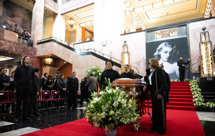 Silvia Pinal, una mujer que miró el futuro y lo conquistó
