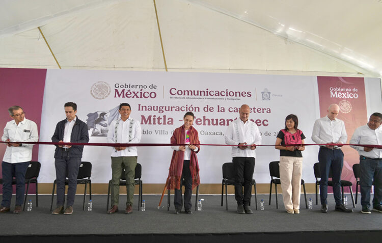 En Oaxaca, Claudia Sheinbaum inaugura la carretera Mitla – Tehuantepec en beneficio de 1.4 millones de personas
