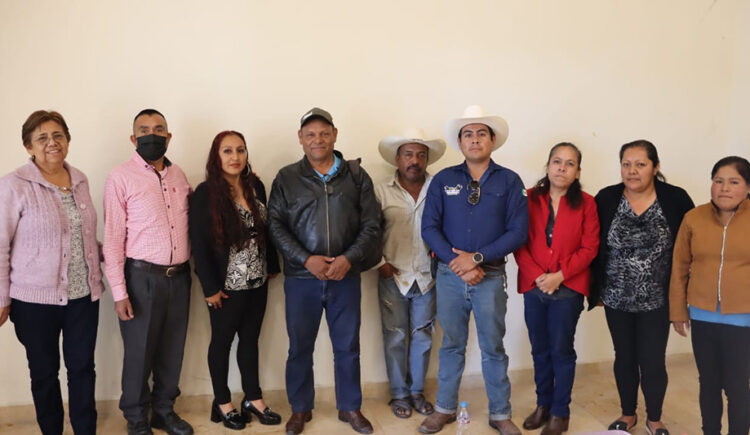 Regulan compra y venta de ganado en Ahuatempan