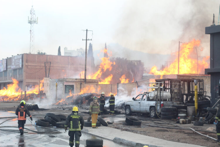 En colaboración con los tres órganos de gobierno la SSC sofocó incendio en la Vía Corta a Santa Ana