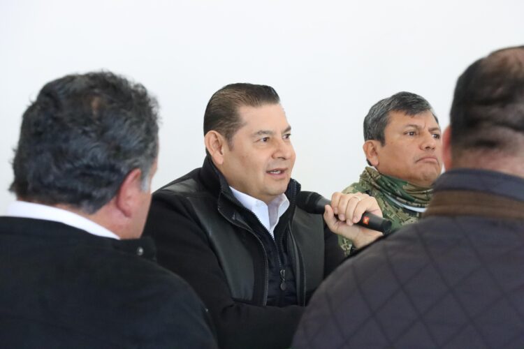 Armenta, gobernador de territorio, se reúne con ediles de la región Libres Oriental