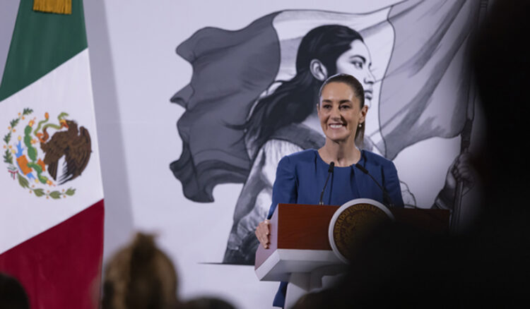 Presidenta Claudia Sheinbaum presenta apoyo financiero a mujeres indígenas y afromexicanas artesanas