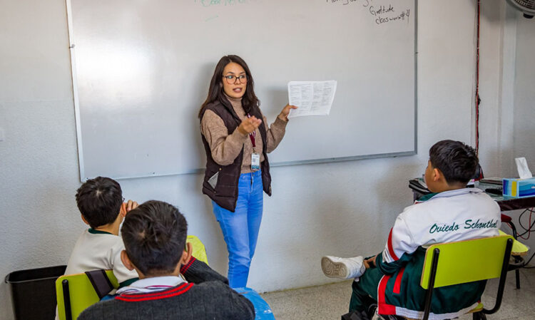 Inicia SMDIF aplicación de pruebas de tamizaje mental en estudiantes de la capital