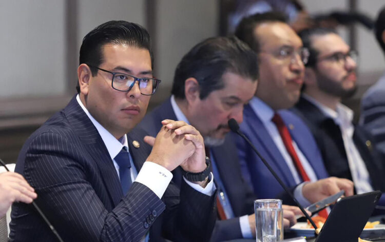 Se reúne senador Néstor Camarillo con la COPARMEX Nacional