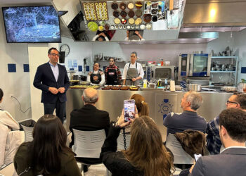 Presenta Jaime Oropeza a la ciudad de Puebla como destino cultural internacional