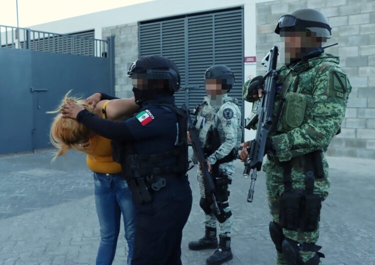 Resultado de la coordinación interinstitucional, asegura la SSC a cinco personas en posesión de tres armas de fuego