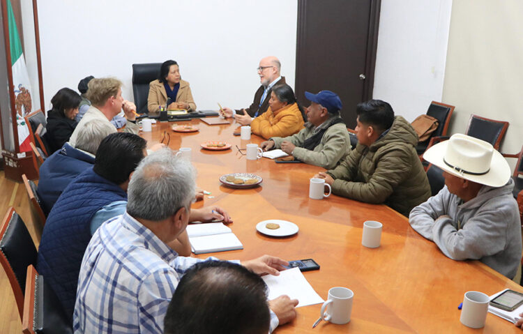 SDR se reúne con productores de aguacate de la región de Atlixco