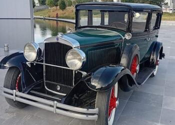 Únete al recorrido de museos, exhibición y caravana de autos antiguos