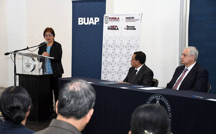 Signan convenio BUAP e ISSSTEP en materia académica, científica y tecnológica