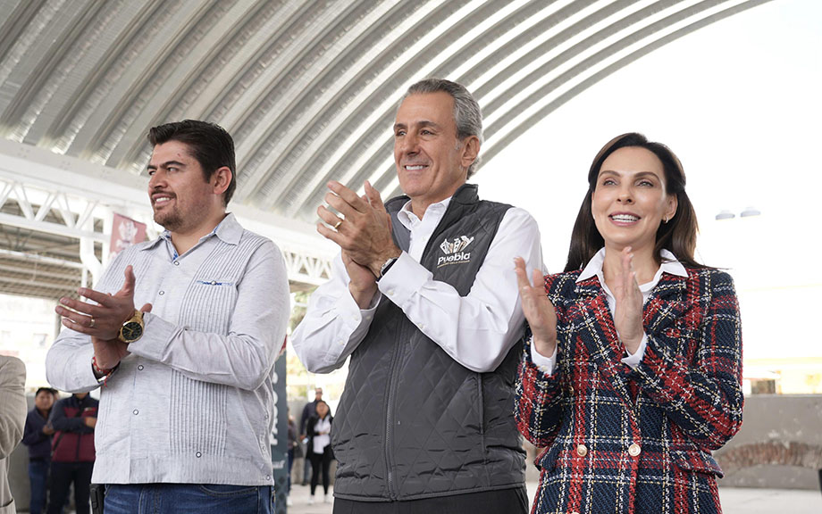 new jeans camisas chedraui Entrega Pepe Chedraui techado escolar en la Primaria 16 Julián Hinojosa  – Momento Diario En el vértice de Puebla