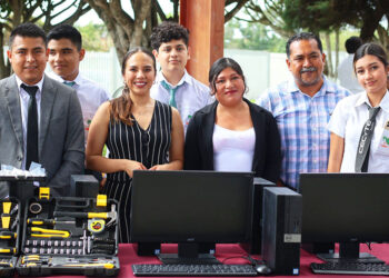 Compromiso con la educación: CECyTE Puebla recibe equipamiento para fortalecer el aprendizaje
