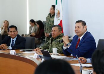 Combate frontal a la corrupción para erradicar “negocios leoninos”: Armenta