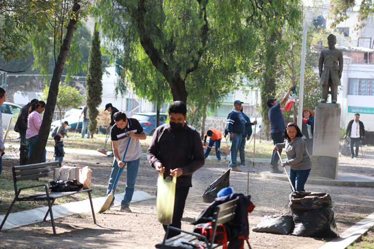 Trabajamos para dignificar espacios públicos de Puebla: Alejandro Espidio Reyes