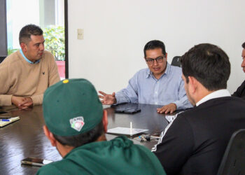 Secretaría del Deporte y Juventud estrechan lazos con club Pericos de Puebla