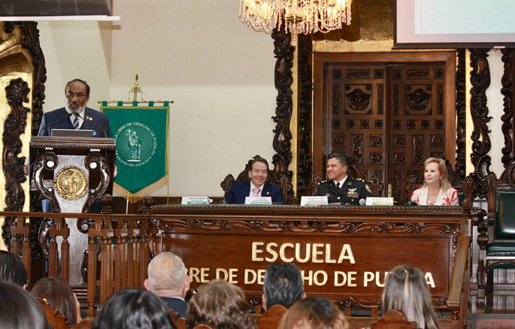 El General Vicente J. Mandujano Acevedo ofrece conferencia sobre Seguridad Nacional y Guardia Nacional en la Escuela Libre de Derecho de Puebla