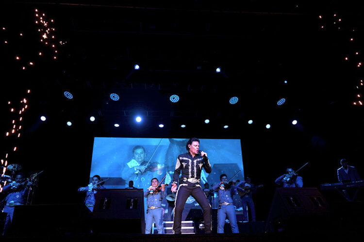 Pedro Fernández inicia con rotundo éxito “Ave Fénix Tour 2025” en Estados Unidos