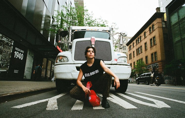 Vetz: La nueva voz del pop alternativo que conquista Miami