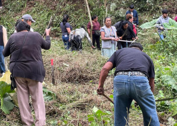 Se reúnen colonos para realizar faena 
