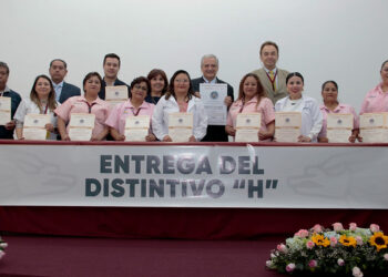 ISSSTEP recibe reconocimiento por su compromiso con la excelencia en sus estancias infantiles