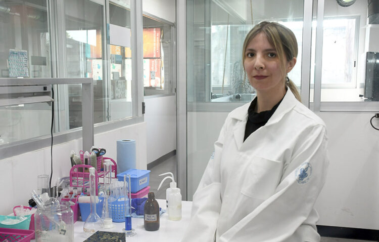 Investigadores BUAP analizan la acumulación de micro y nanoplásticos en modelos animales