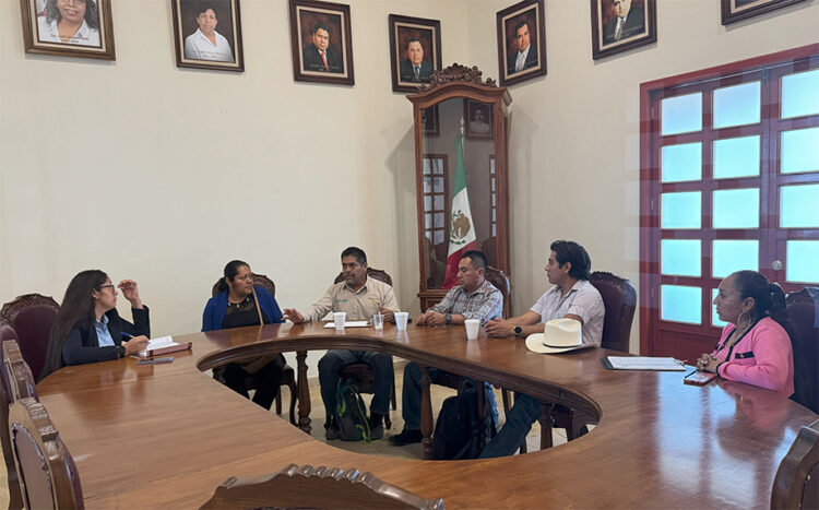 Tienen “escuelas de campo” en Santa Inés 