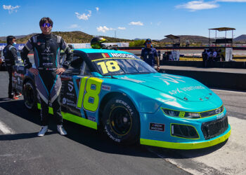 Alonso Salinas concreta un gran debut en la NASCAR Challenge