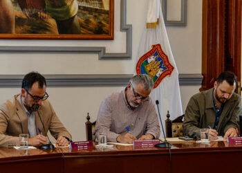 Dialoga secretario de Economía con empresarios turísticos por Estacionamiento Rotativo